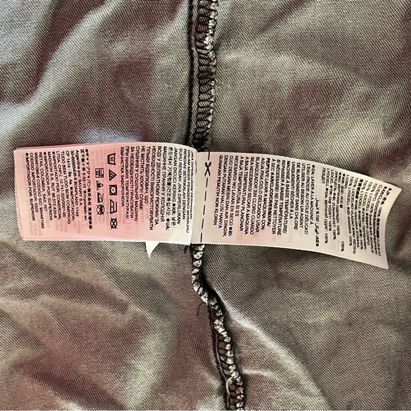 Black chambray denim top with smocked bell sleeves large. - Picture 7 of 8